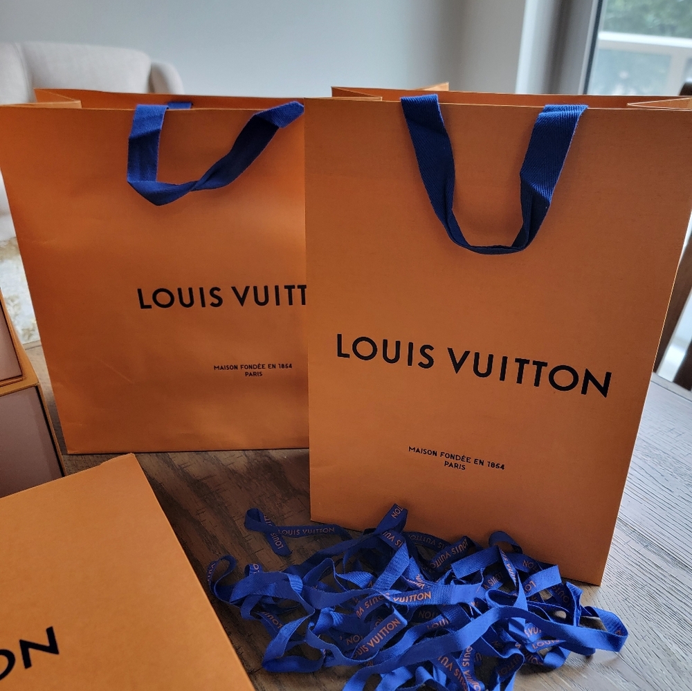Louis Vuitton Orange and Blue Packaging Collection - Picture 4 of 8
